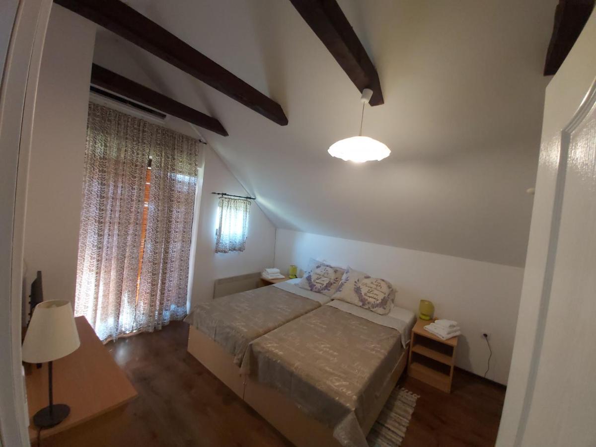 Izletiste Opatovac Casa de hóspedes Exterior foto